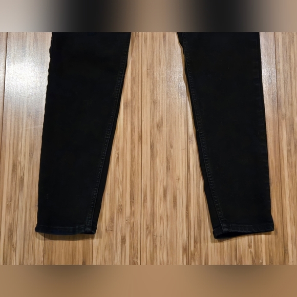 Old Navy Skinny Black Jeans - Picture 2 of 8